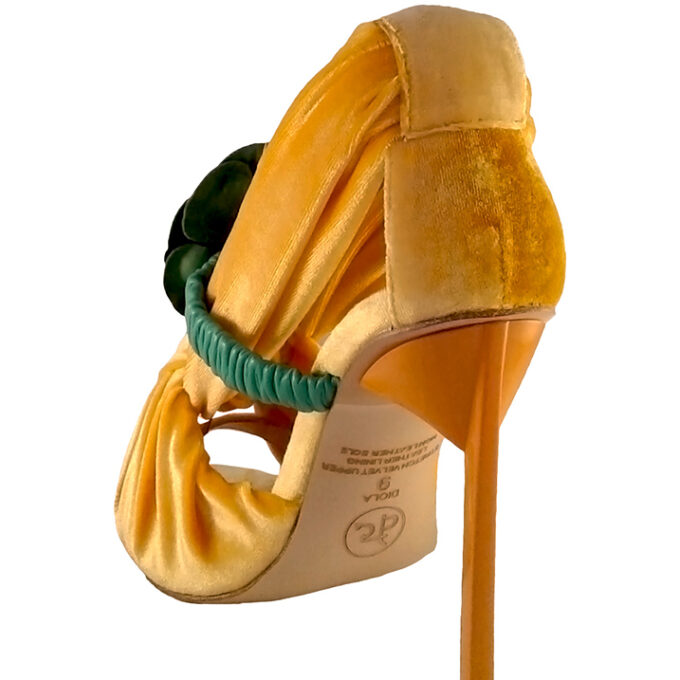 VELVET DIOLA LEATHER FLOWER PUMP