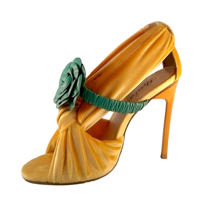 VELVET DIOLA LEATHER FLOWER PUMP